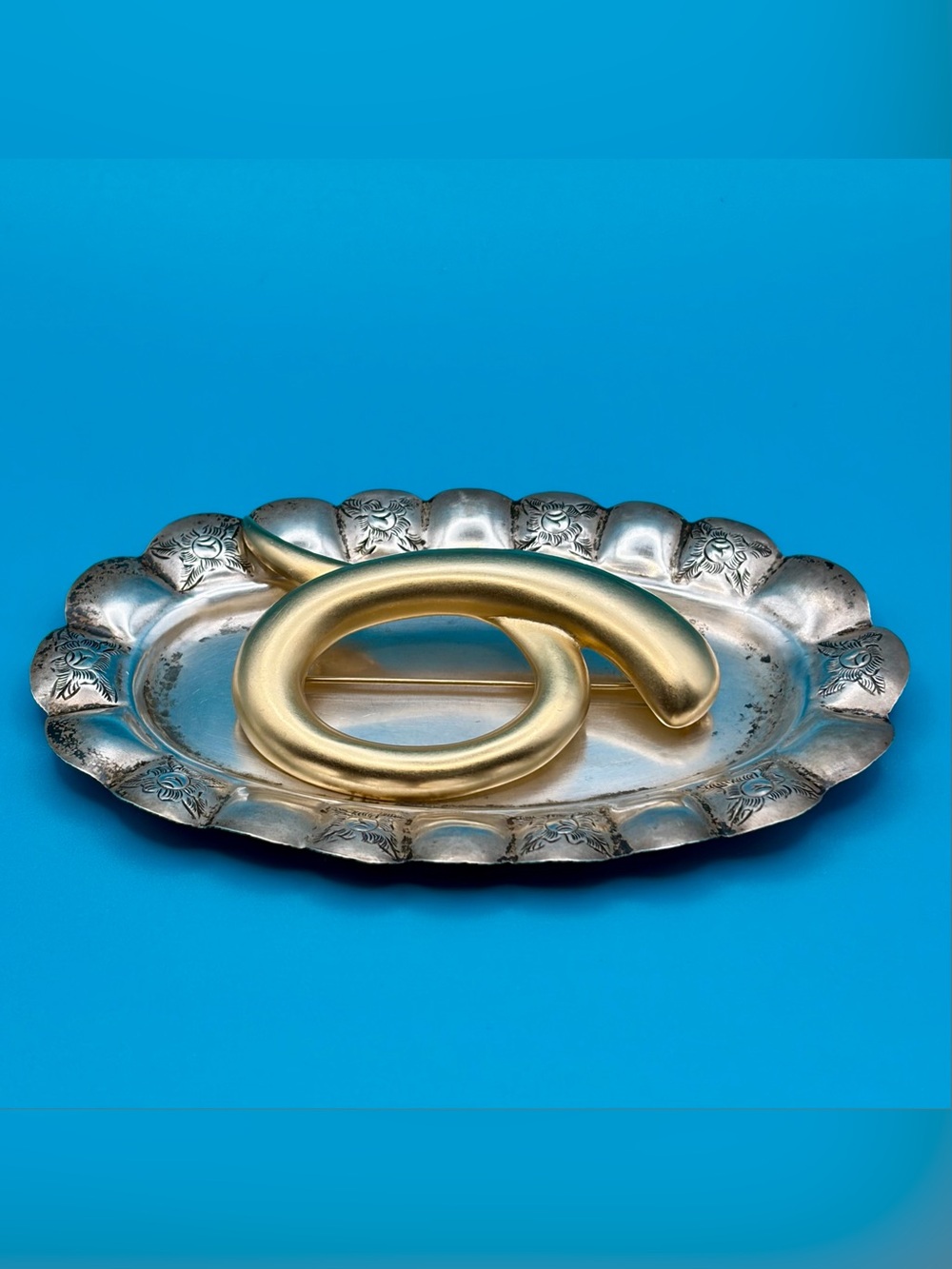 Signed Erwin Pearl Gold Tone Swirl Brooch, 1980s Modernist Loop Pin